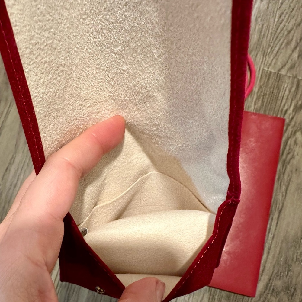 Cartier Travel Pouch with Cartier Red Gift Bag / Red bag / Cartier /Panthere - Picture 3 of 6